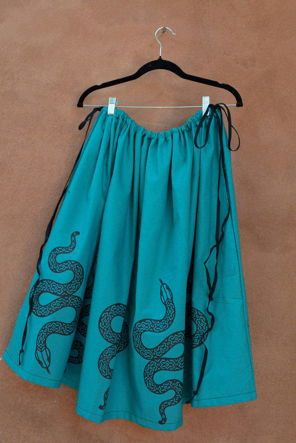 Turquosie Drawstring Linen Skirt ~ black snakes