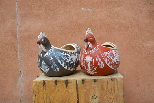Medium Hen bowl - eggs holder Red and Sand