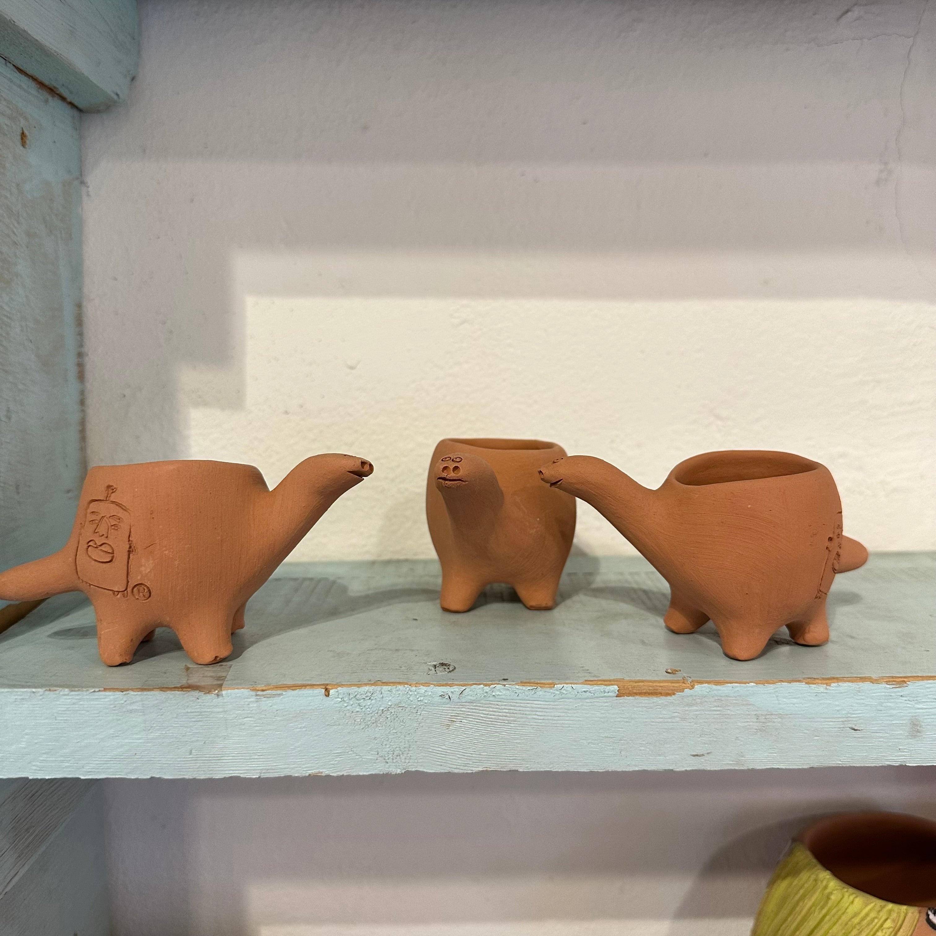 Cuellito ~ dinosaur planter with legs