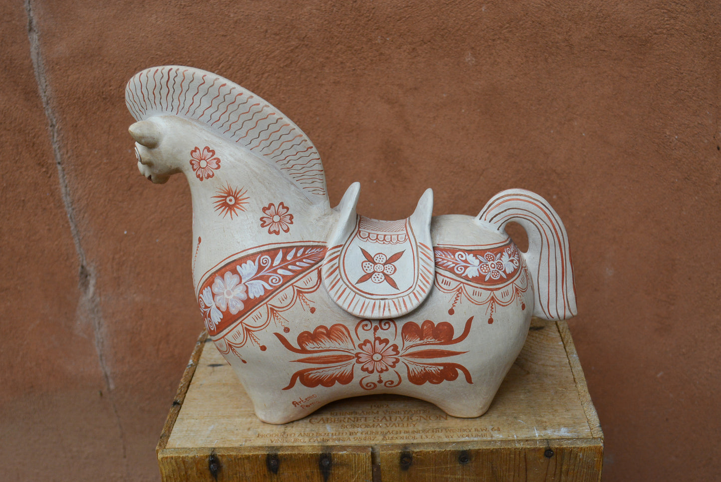 Horse - Red and cream