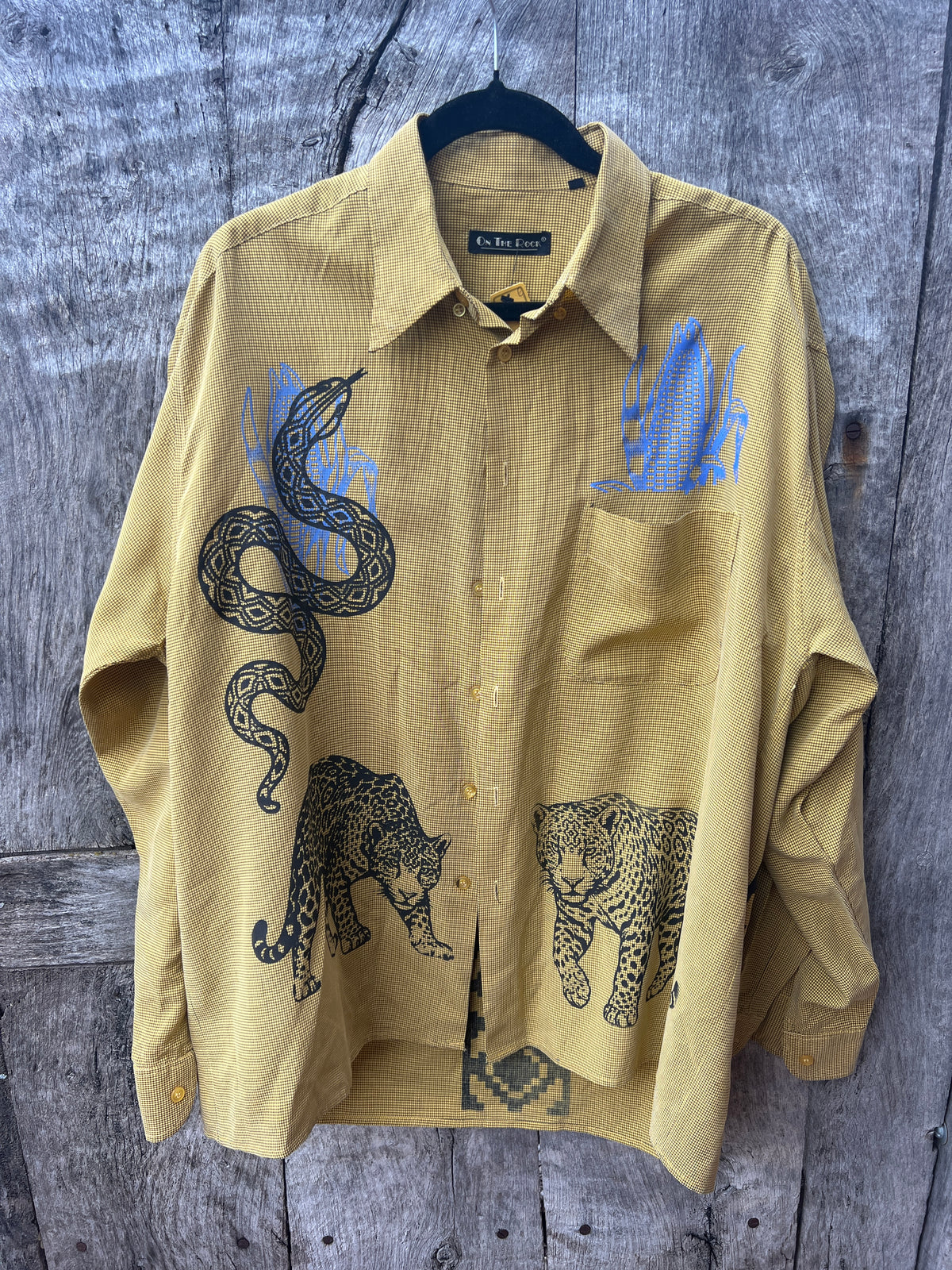 Upcycled Collared Shirt - Screenprinted by Amapolay - size Large
