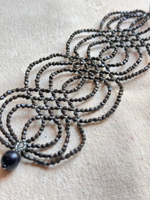 Bracelet Ikish - charcoal ~ Amazonian Seeds