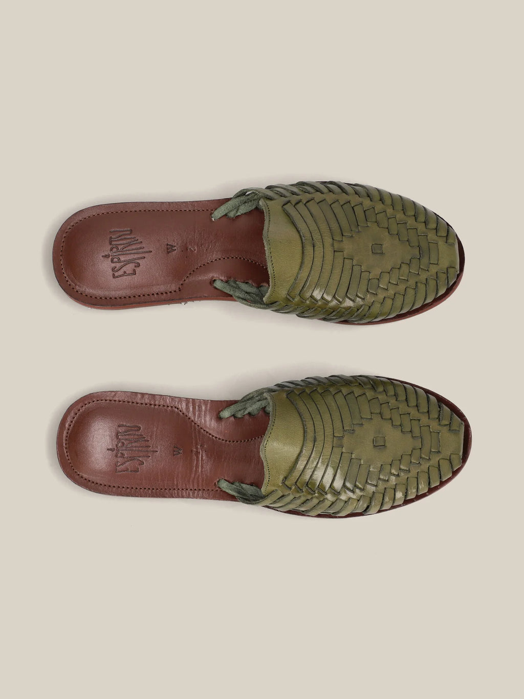 Espiritu ~ Selva Slide Ons - Men - US