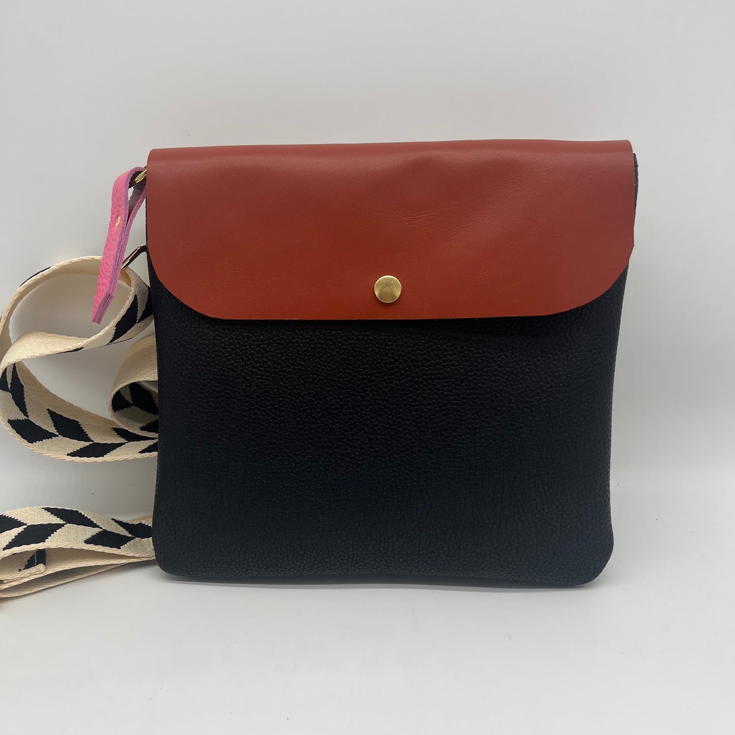 Medium Crossbody Bag ~ reddish brown & black leather ~ magenta zipper