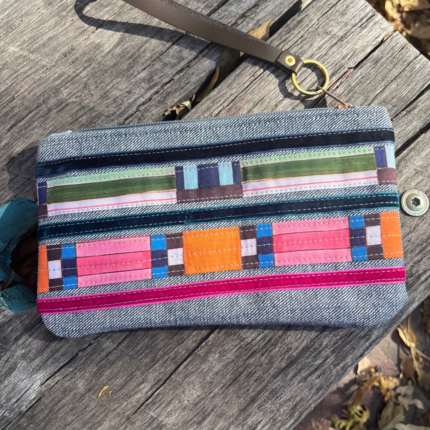 Fabric wristlet - multicolor