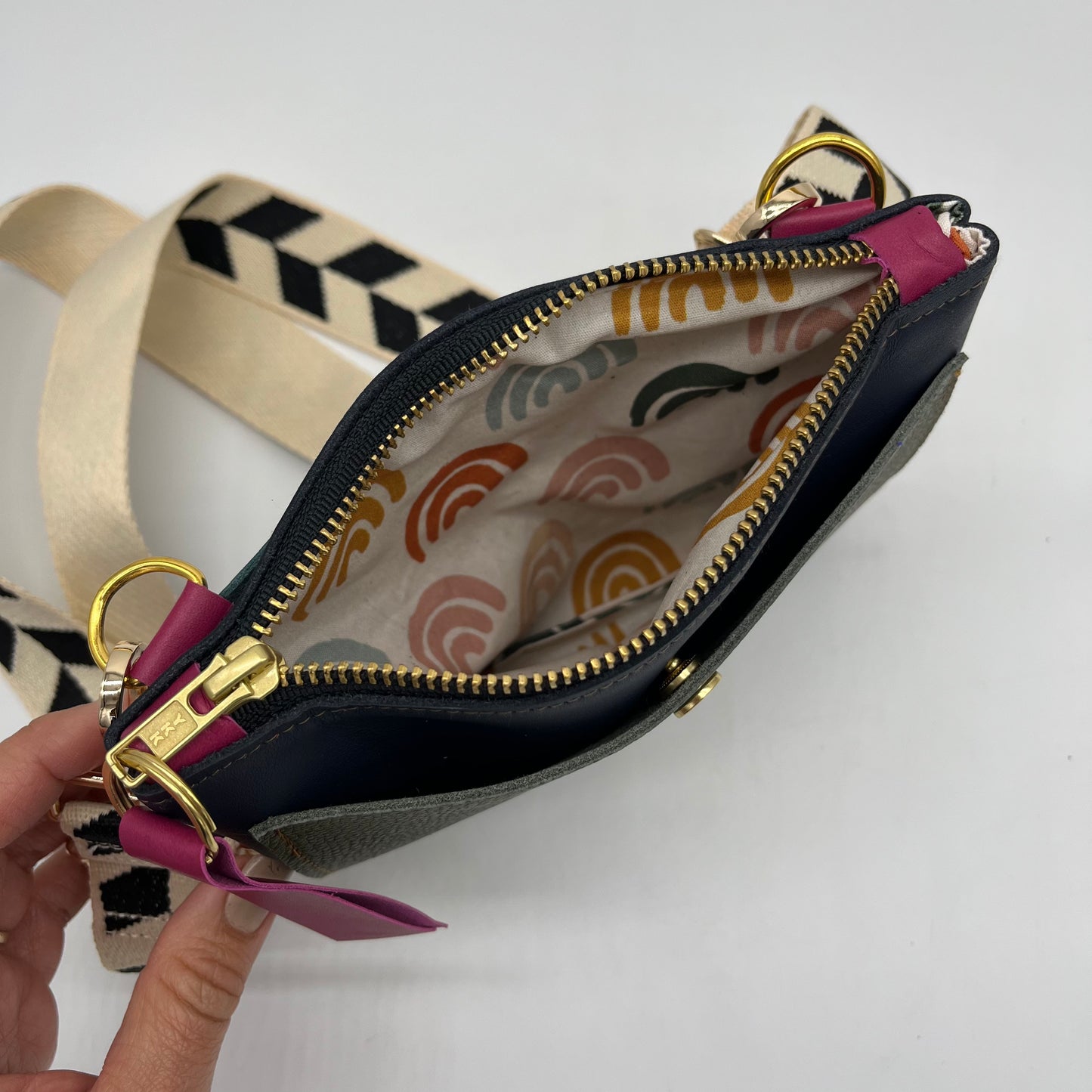 Small Crossbody Bag ~ multicolor ~ black zipper