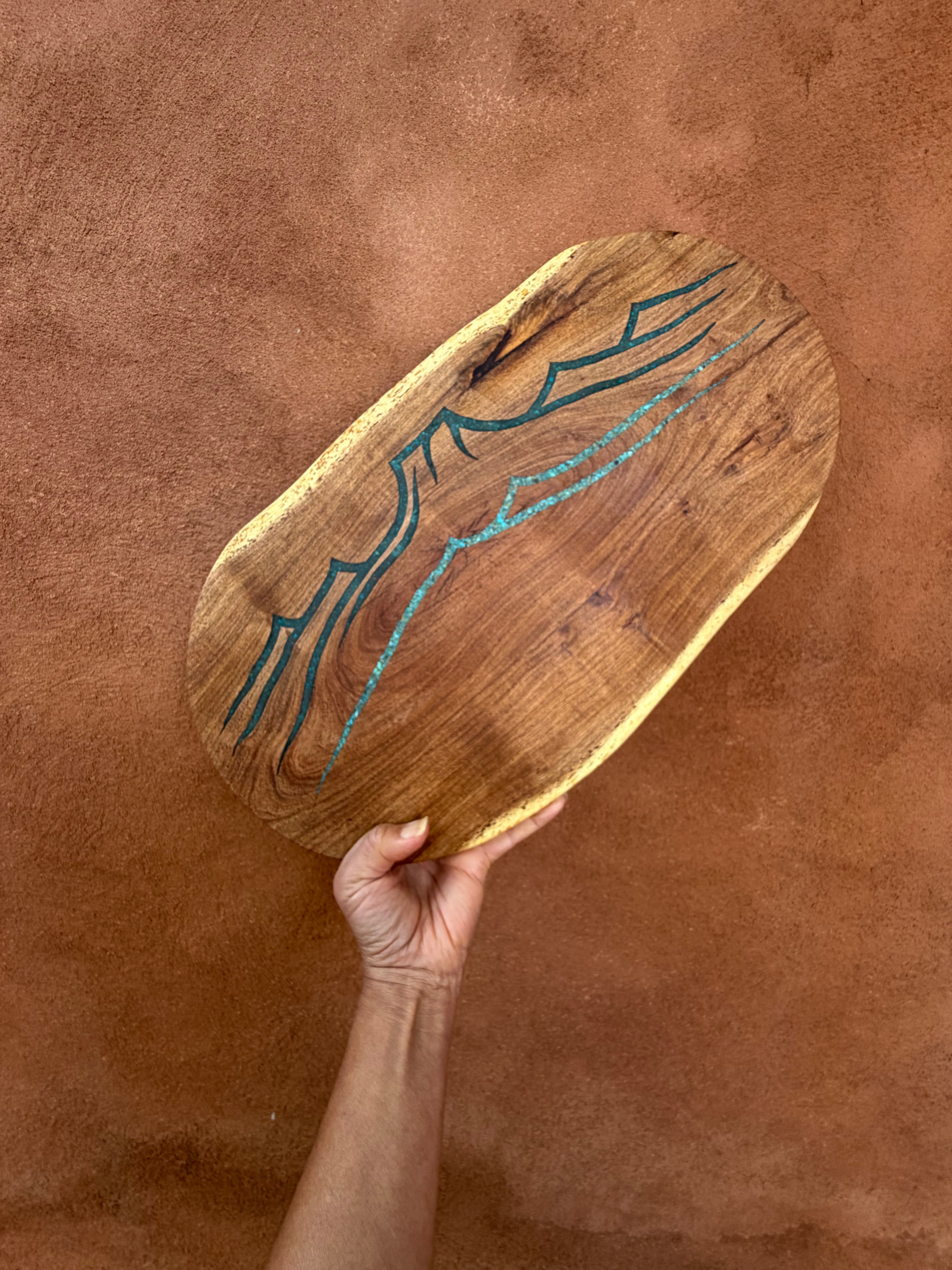 Cutting board with handle - Peruvian & Kingman turquoise
