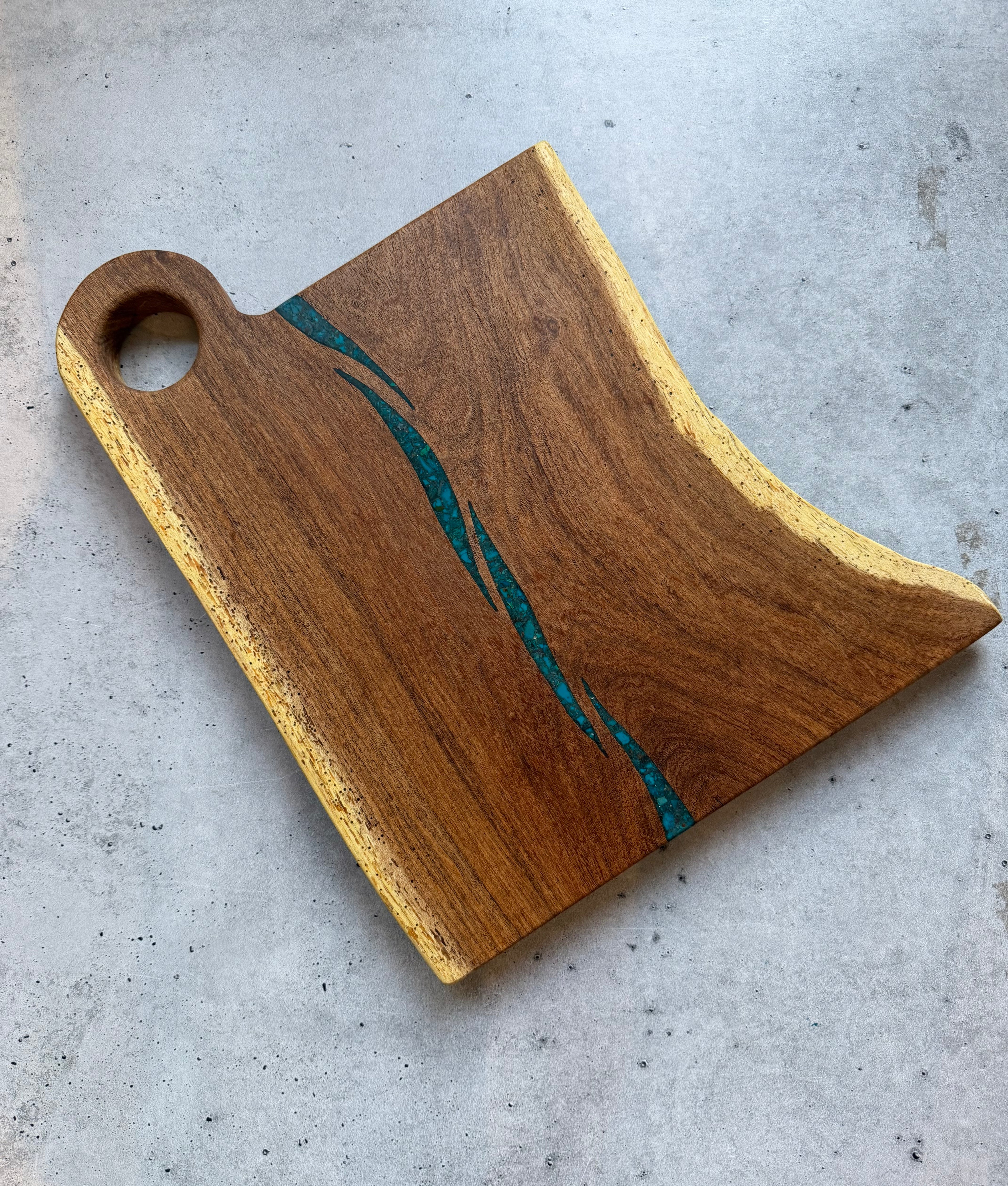 Cutting board with handle - Peruvian turquoise