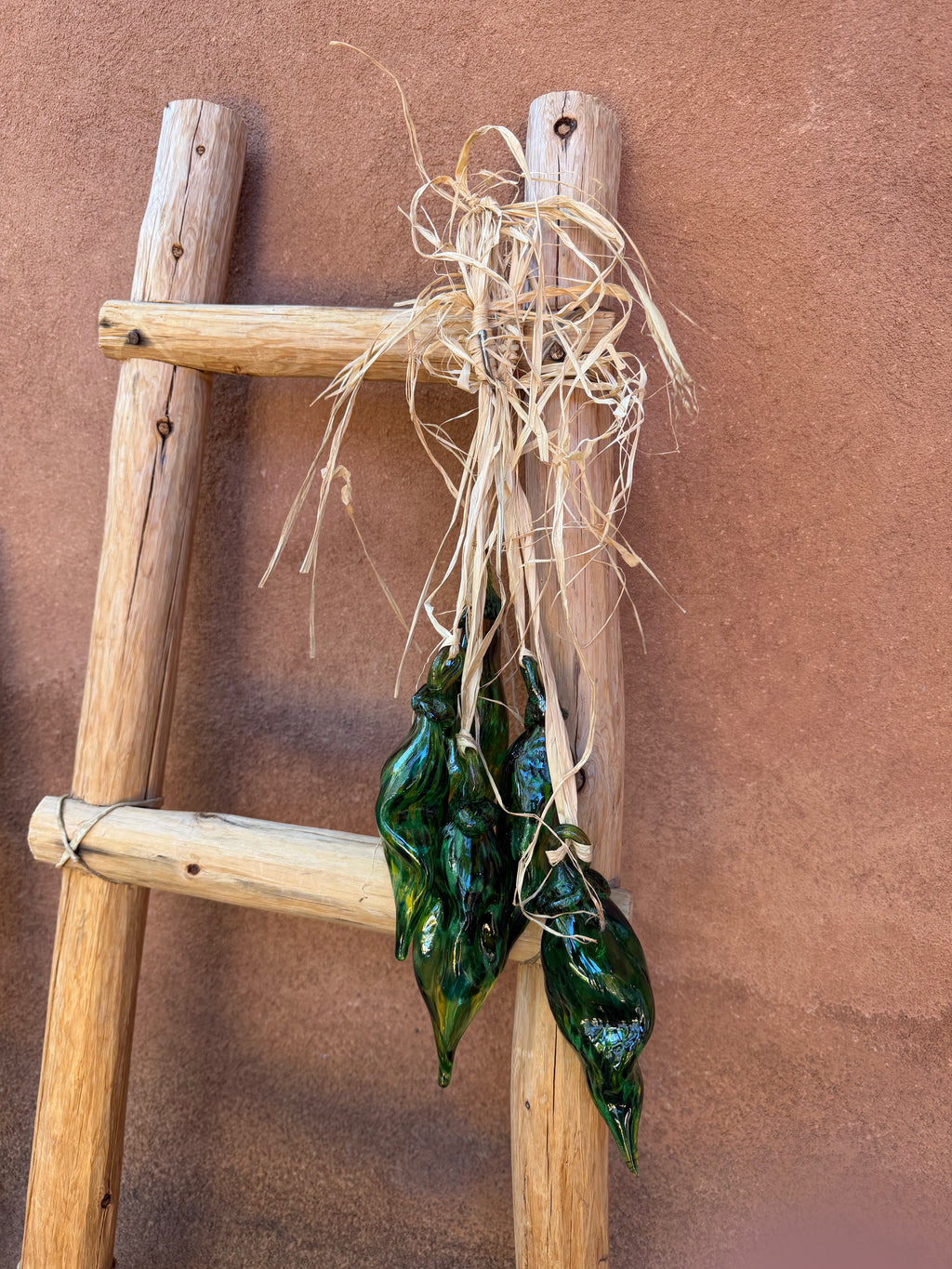 Glass blown ~ Green chili rista ~ three chilis