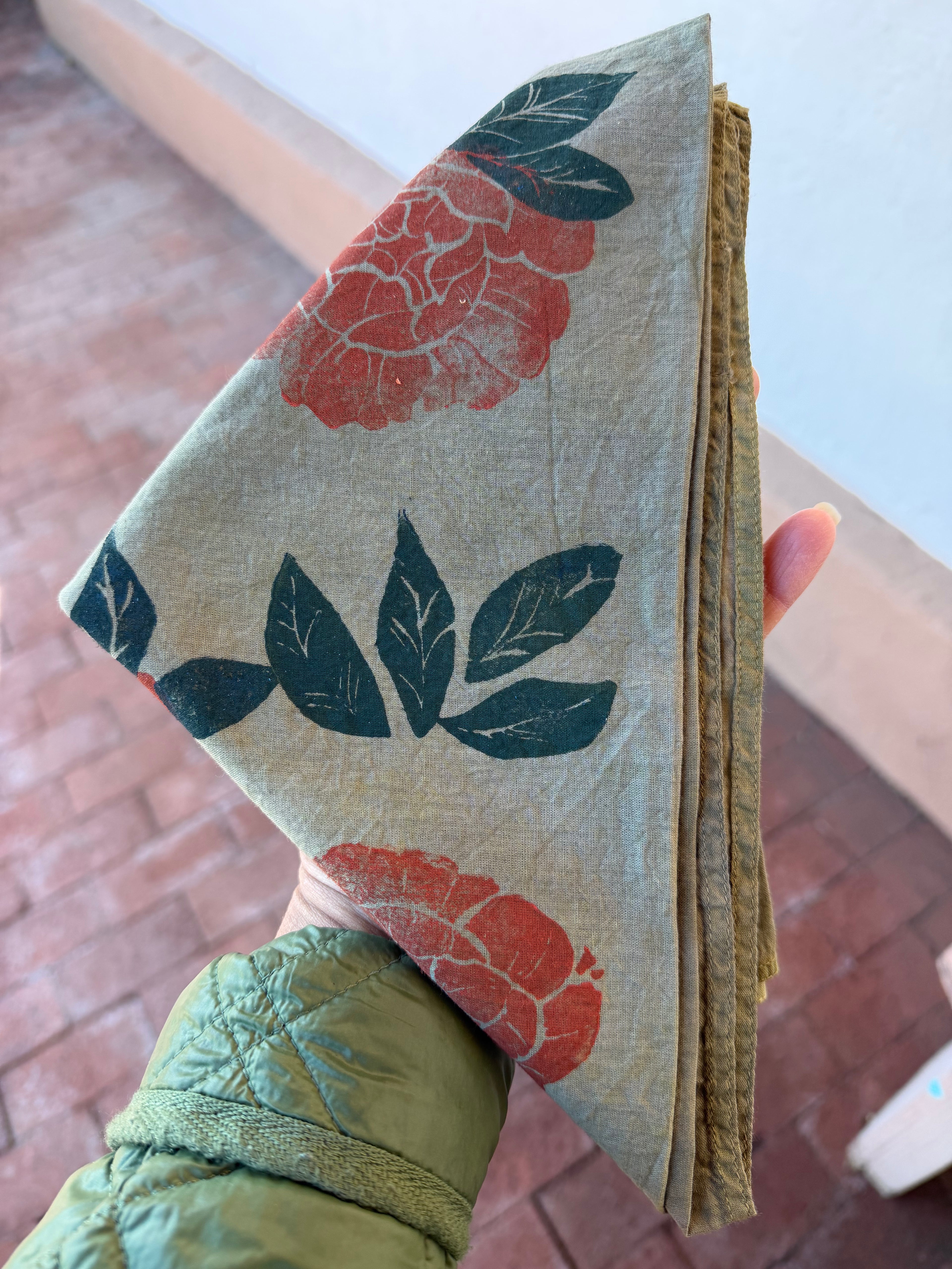 Hand-dyed bandana - greenish - flowers