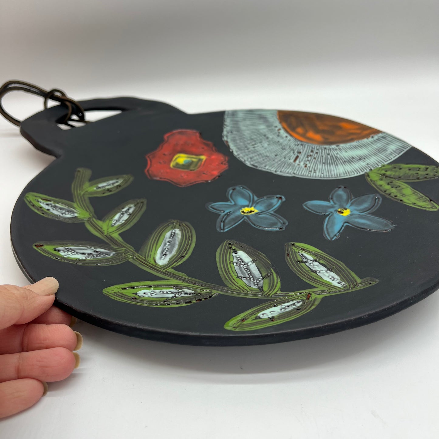 Circular Platter with Handle - Black mutlicolor flowers