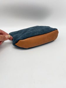 Blue suede - yellow zipper
