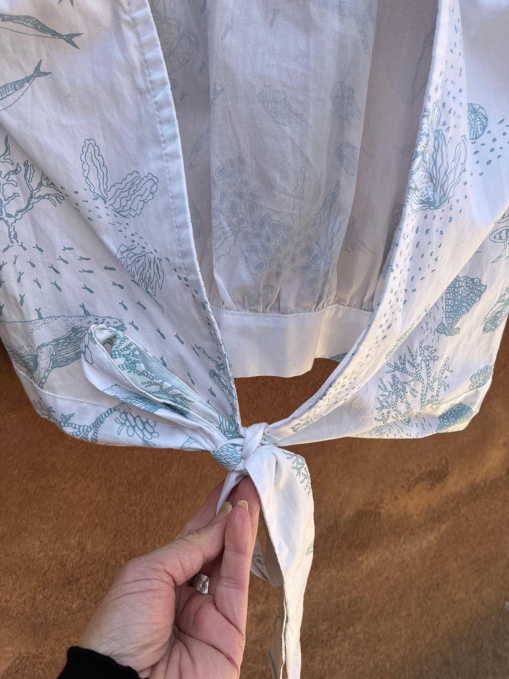 Coral blouse - White & blue - Large