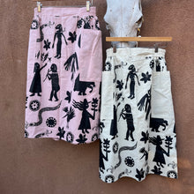 Load image into Gallery viewer, Skirts - Centro de la tierra - Screen printed wearable
