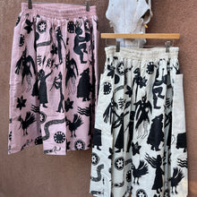 Load image into Gallery viewer, Skirts - Centro de la tierra - Screen printed wearable
