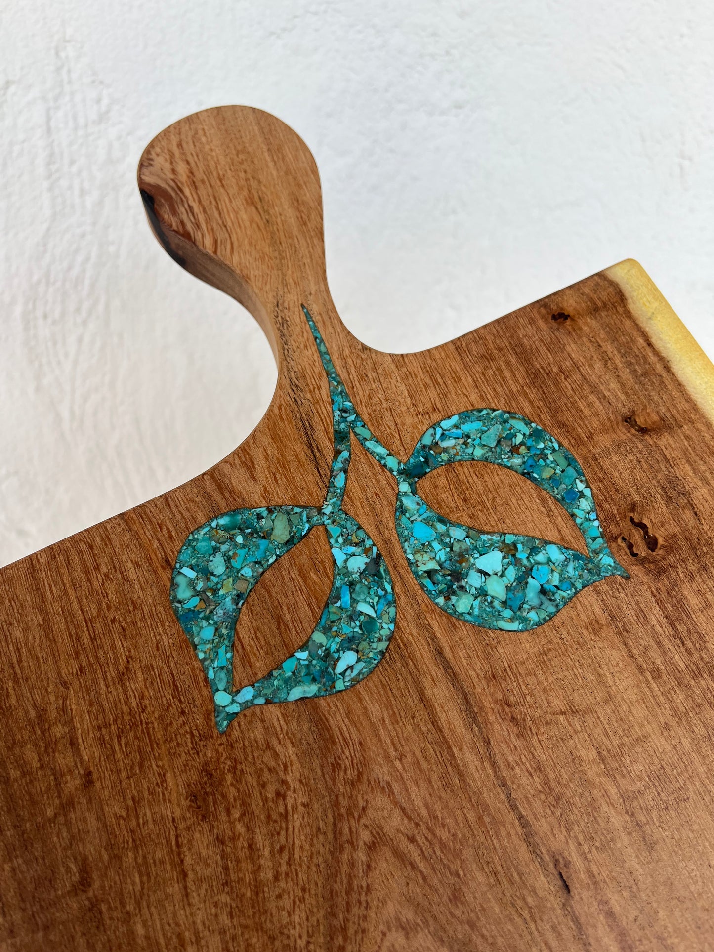 Cutting board with handle ~ Kingman turquoise ~ Leaf design