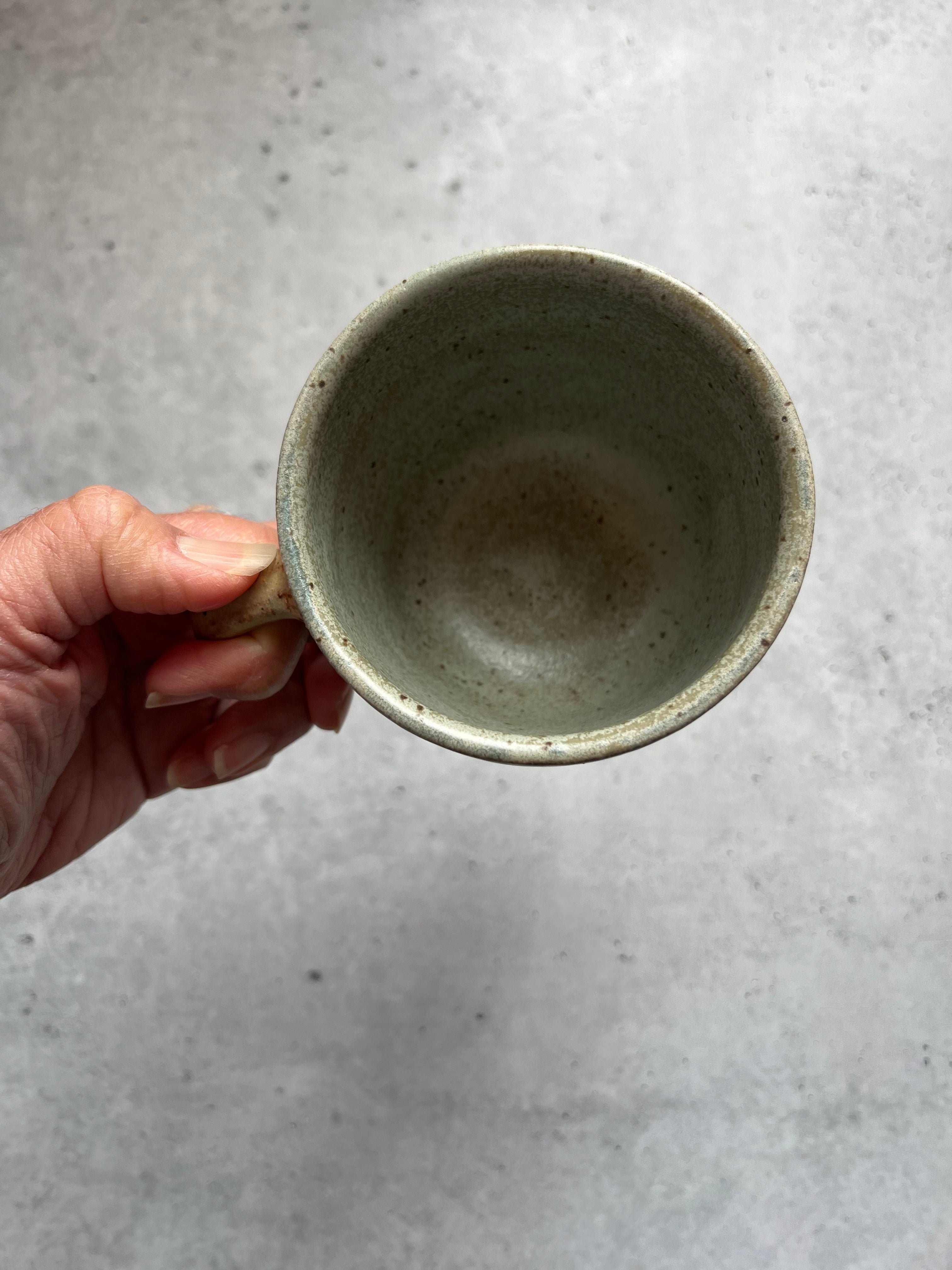 Mug ~ straw matte + satin green interior