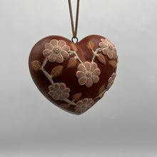 Load image into Gallery viewer, Round heart ~ hanging
