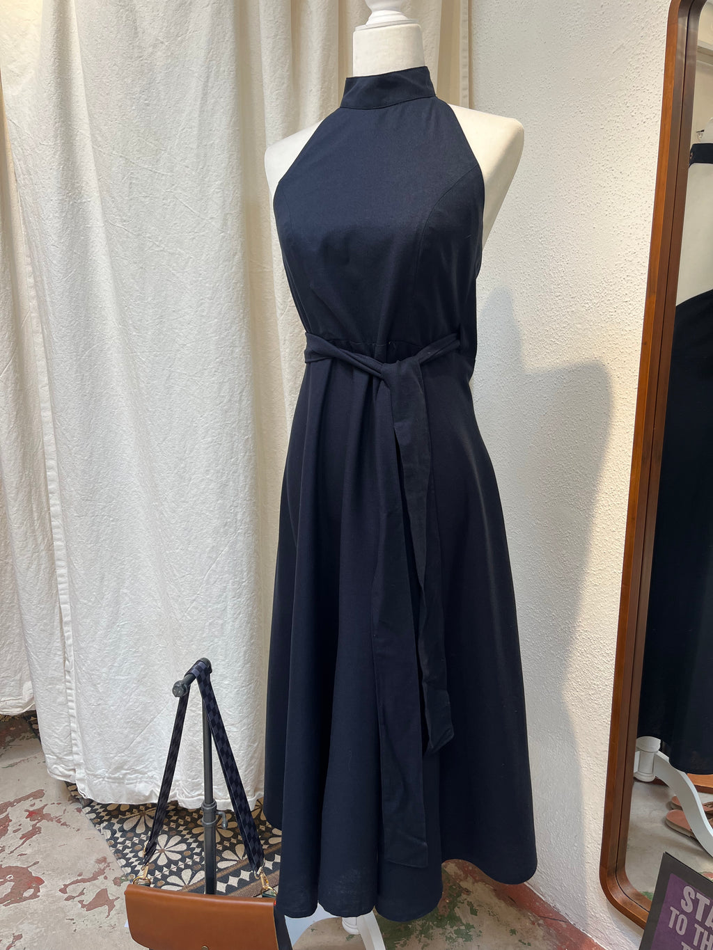 Linen Wrap Haltar Dress - Sleevless - Navy