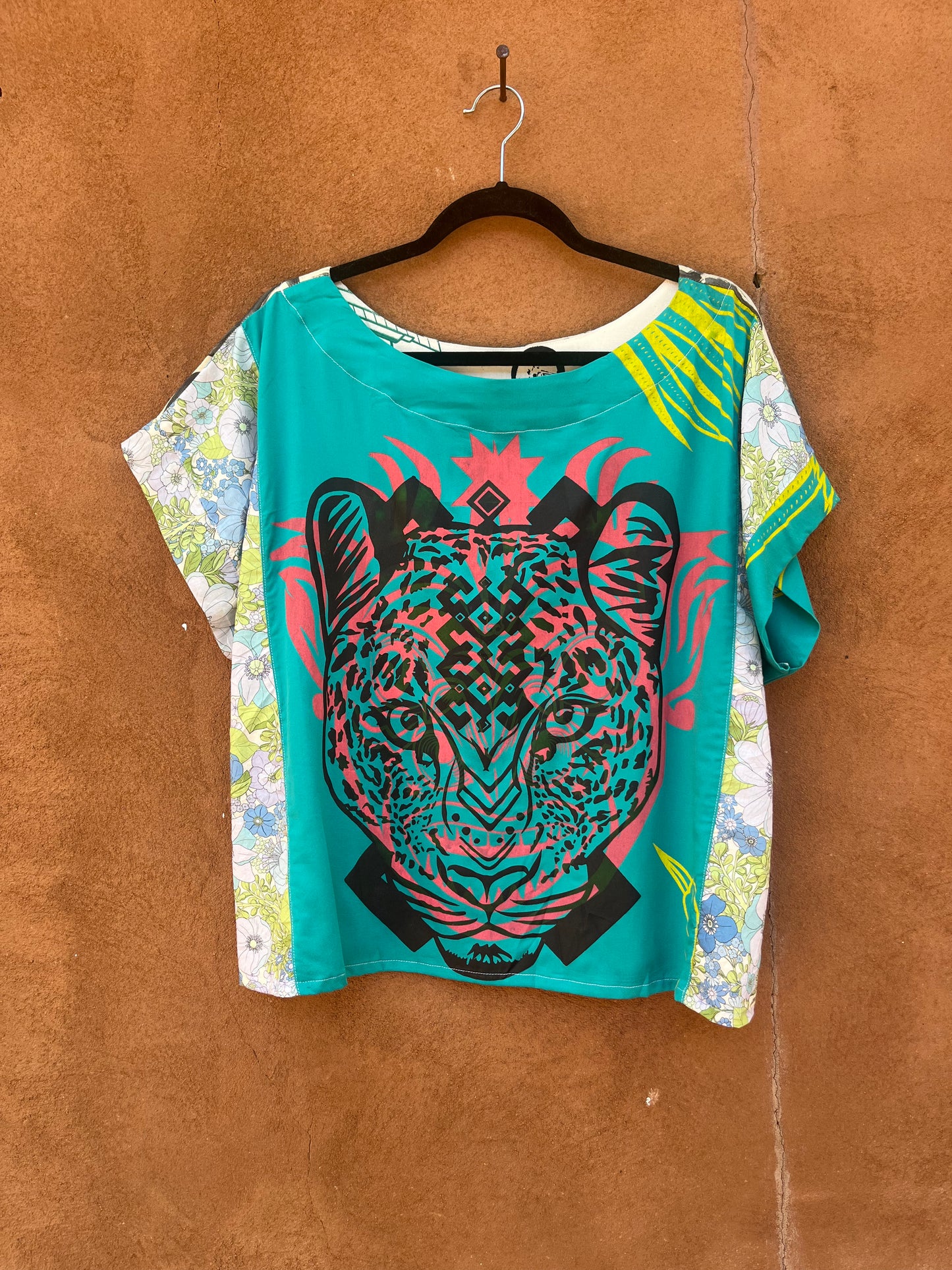 Screenprinted Box top ~ L ~ 100% Raw cotton