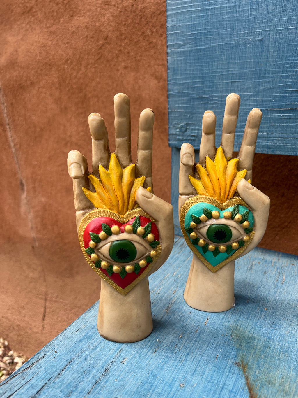 Mano Corazon con Ojo