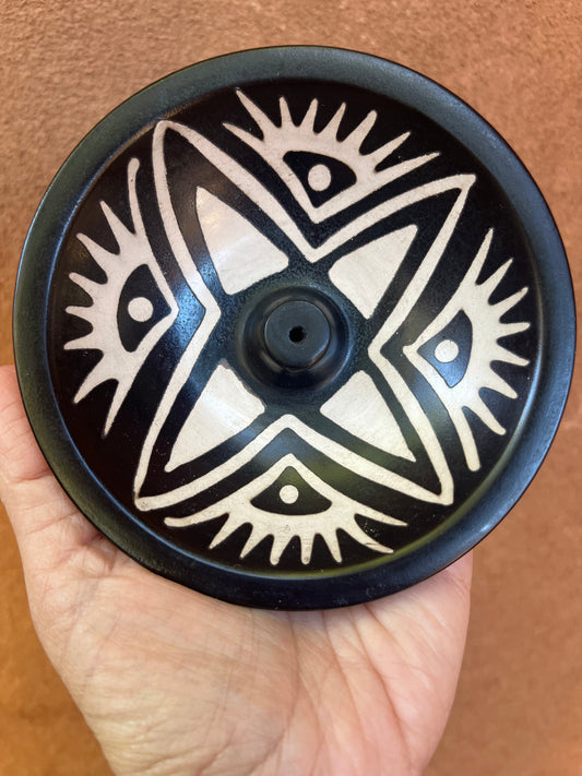 Chulucanas Ceramic Incense Holder ~ Modelo Clasico ~ Black & white