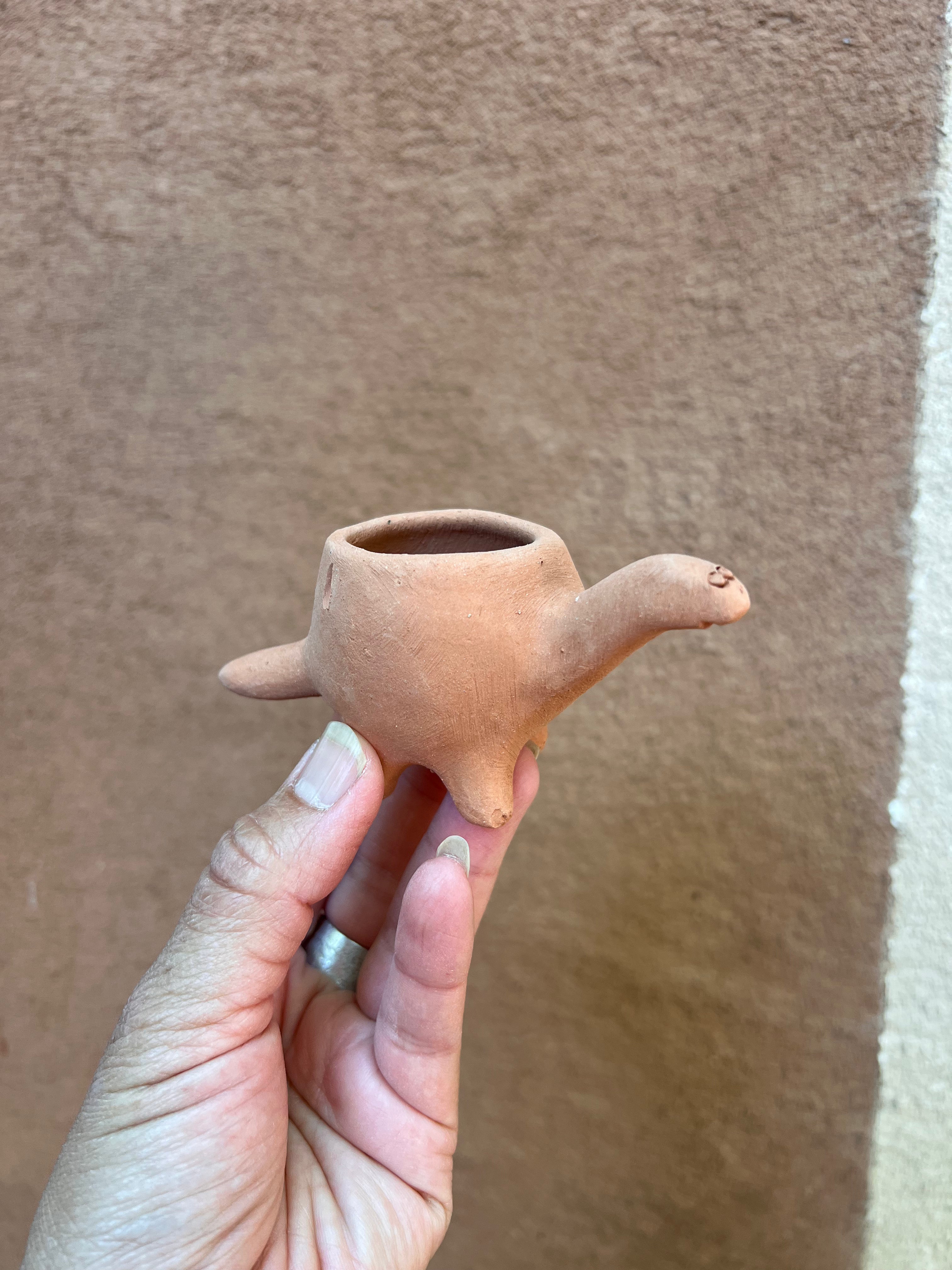 Cuellito ~ dinosaur planter with legs