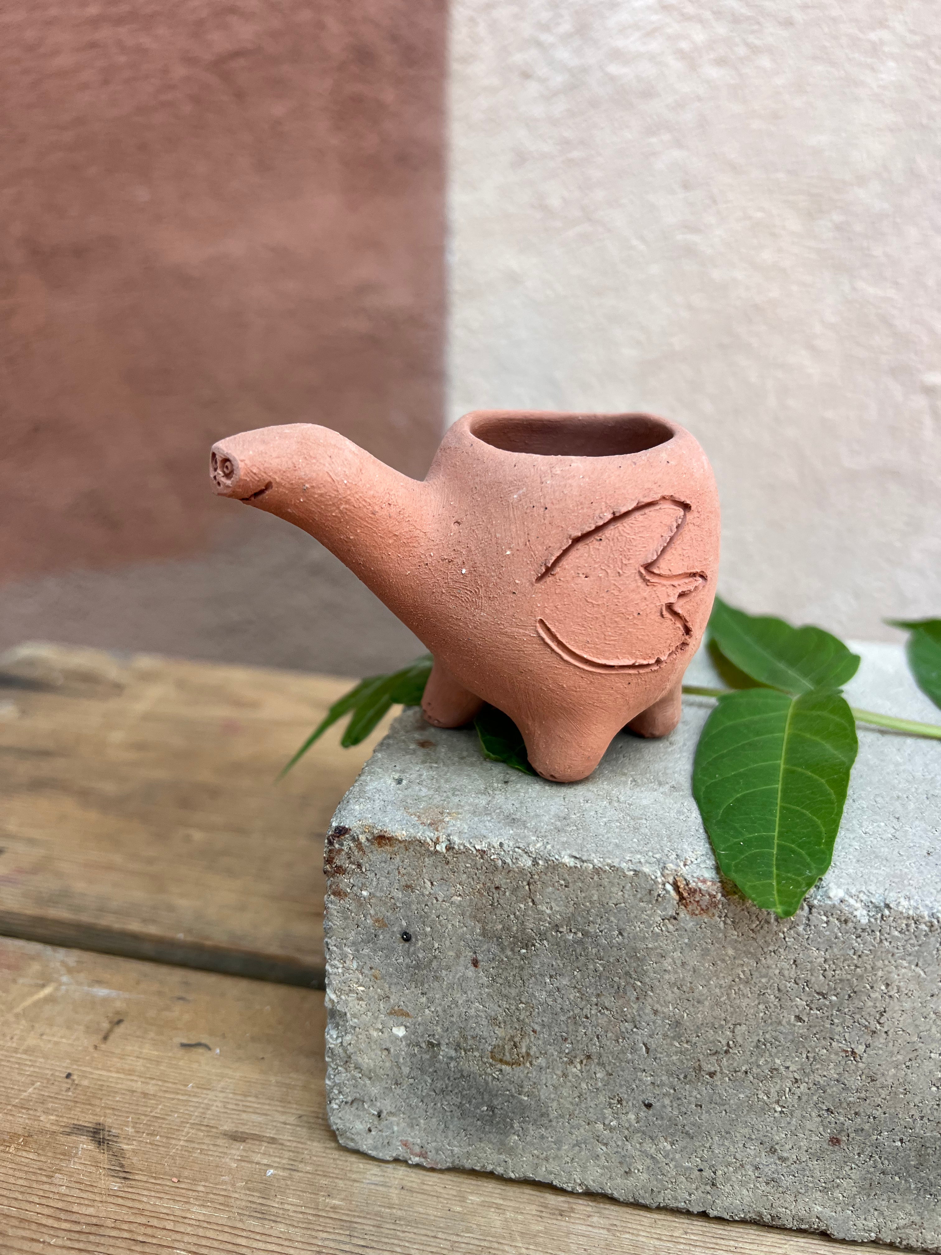 Cuellito ~ dinosaur planter with legs