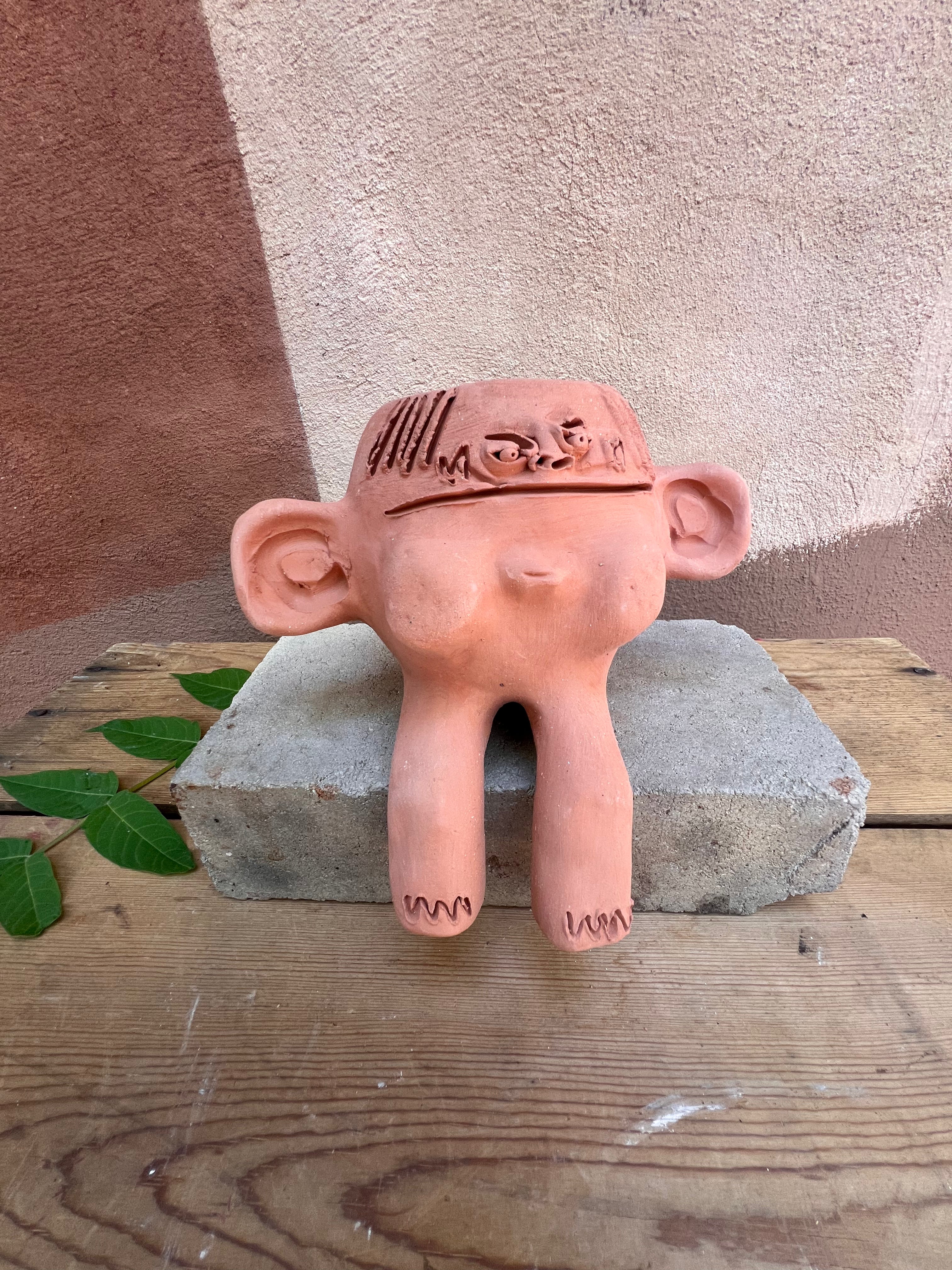 “Tomate” ~ Terracota face planter sitting