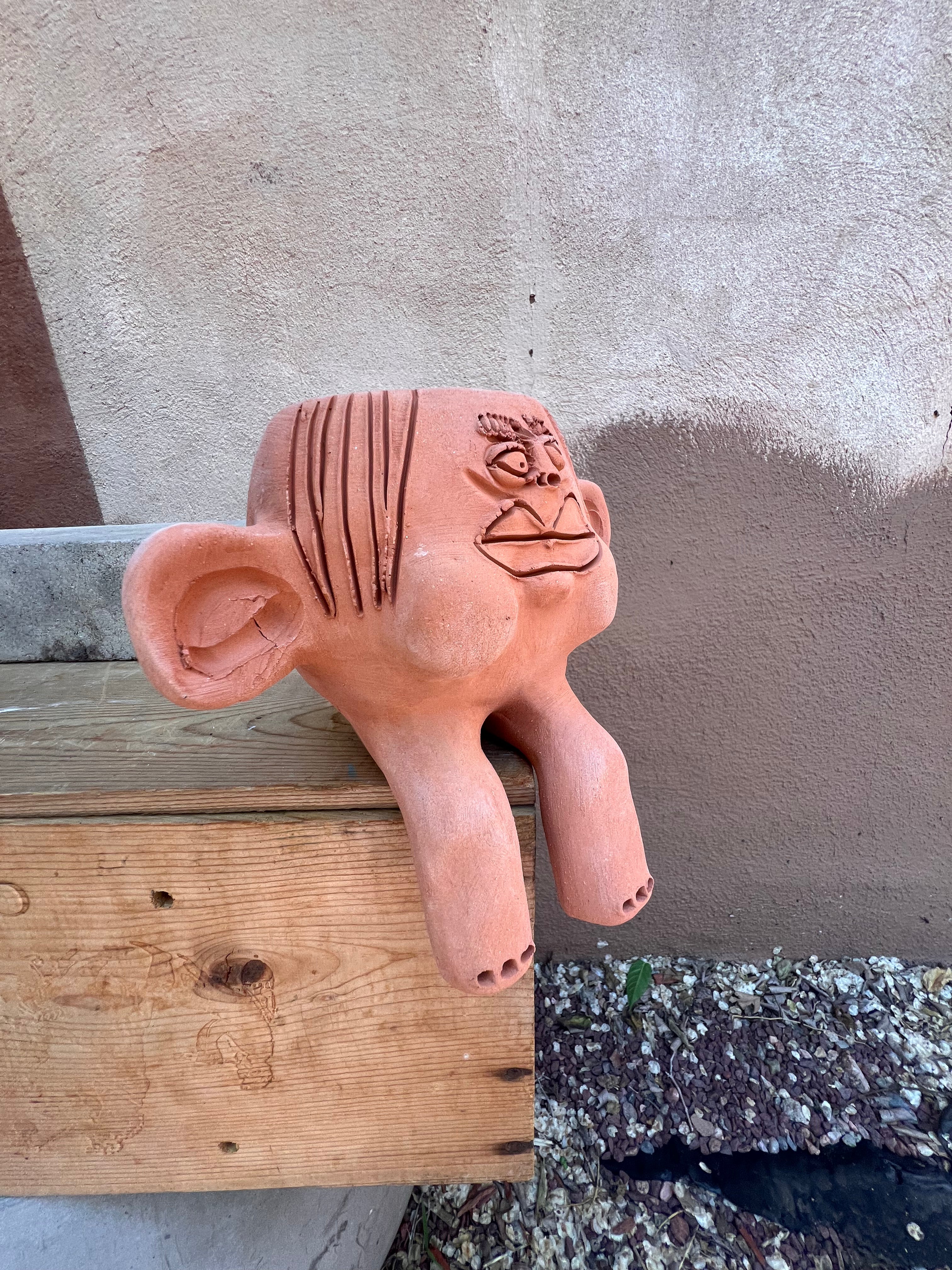 “Tomate” ~ Terracota face planter sitting