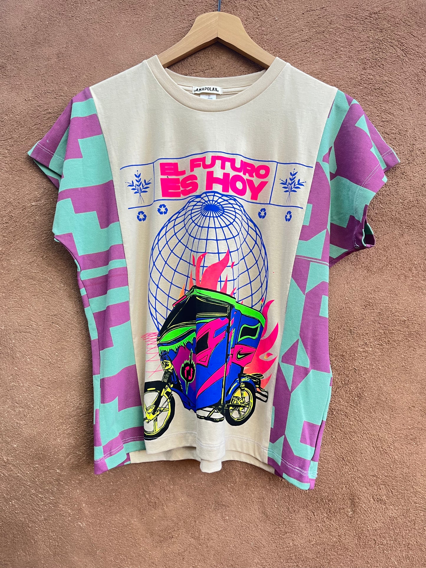 T-shirt ~ one of a kind ~ Small