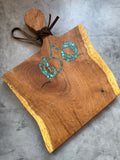 Cutting board with handle