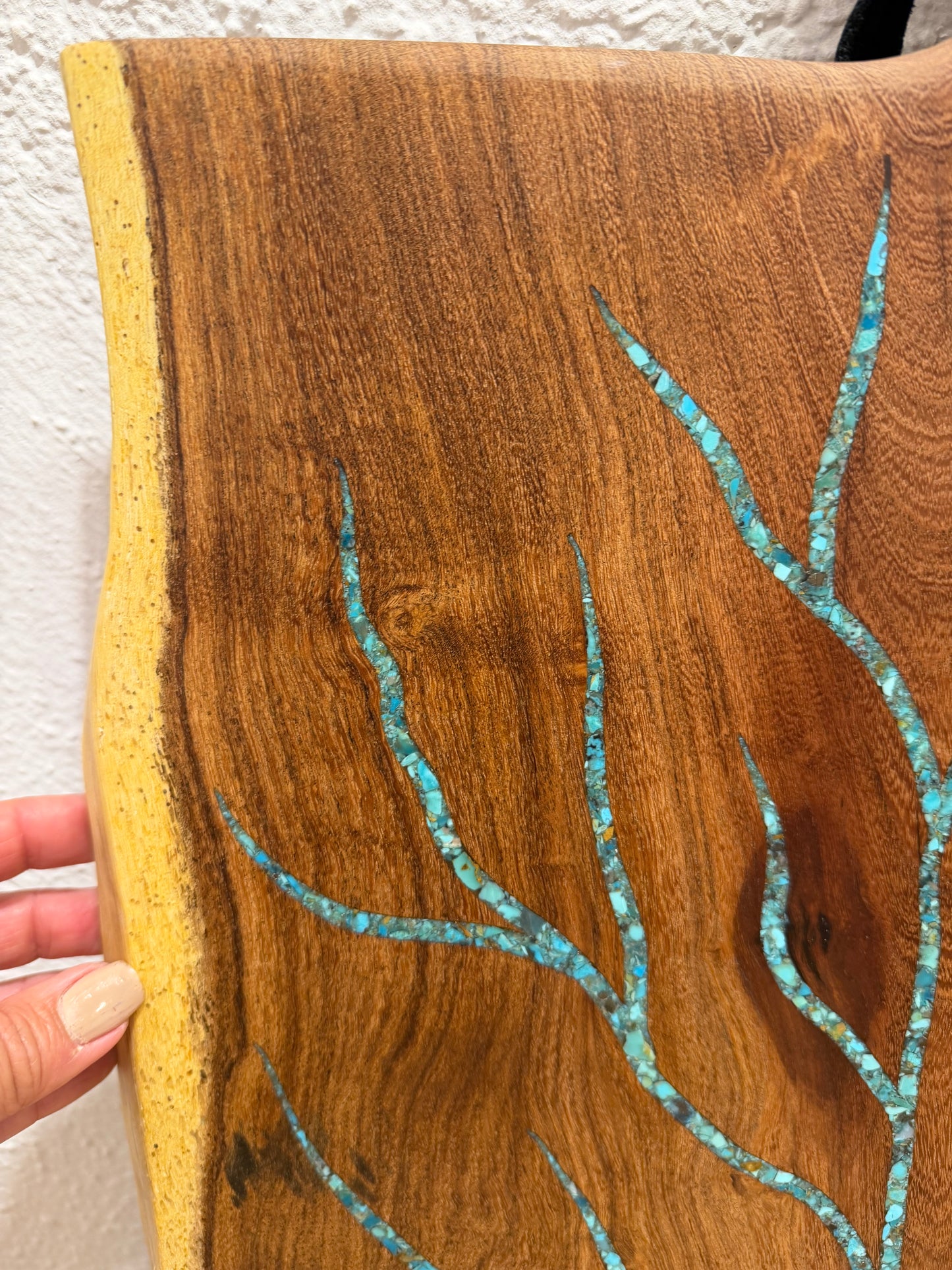 Cutting board with handle