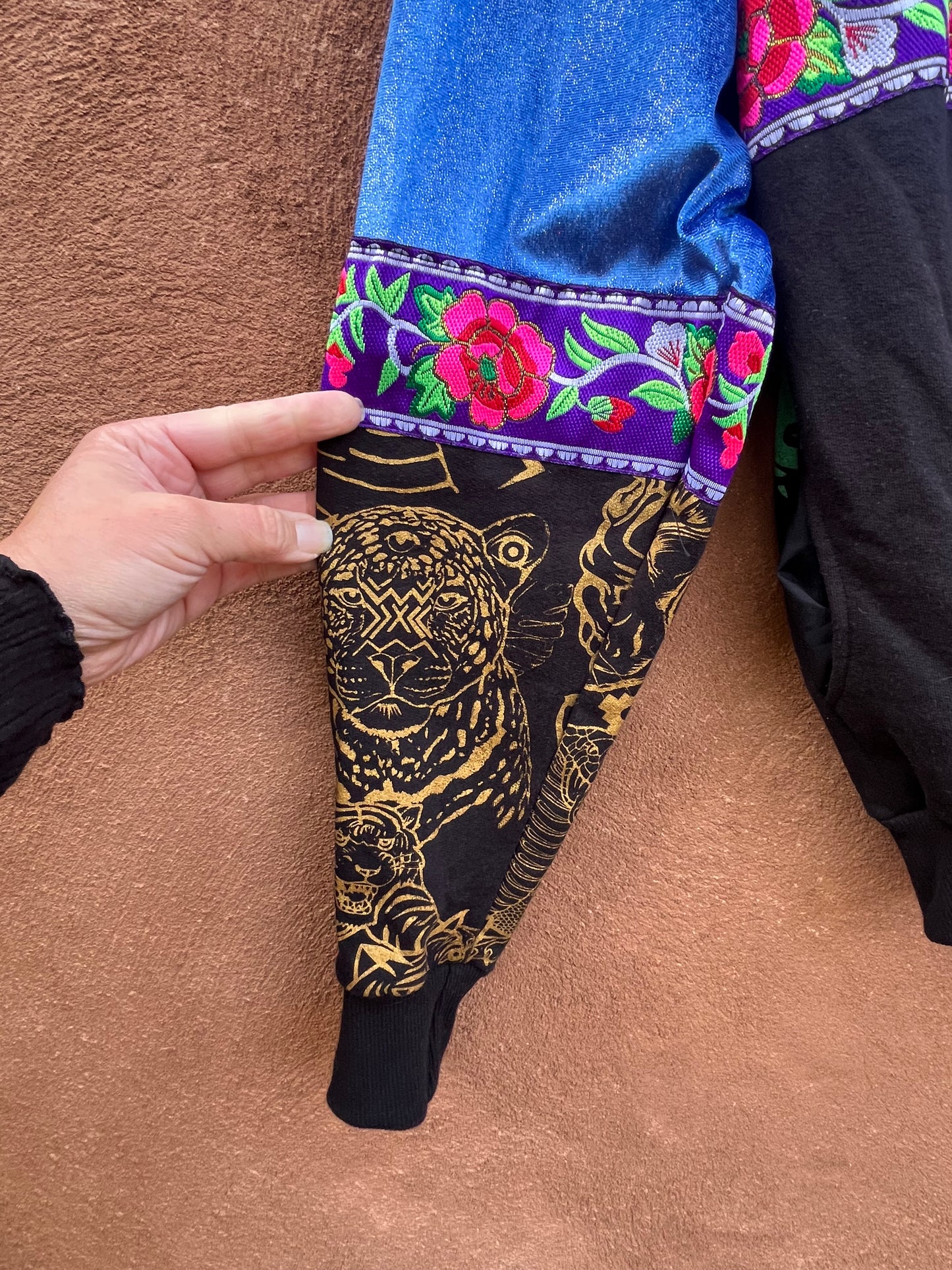 Sweatshirt ~ Screen Printed ~ Medium