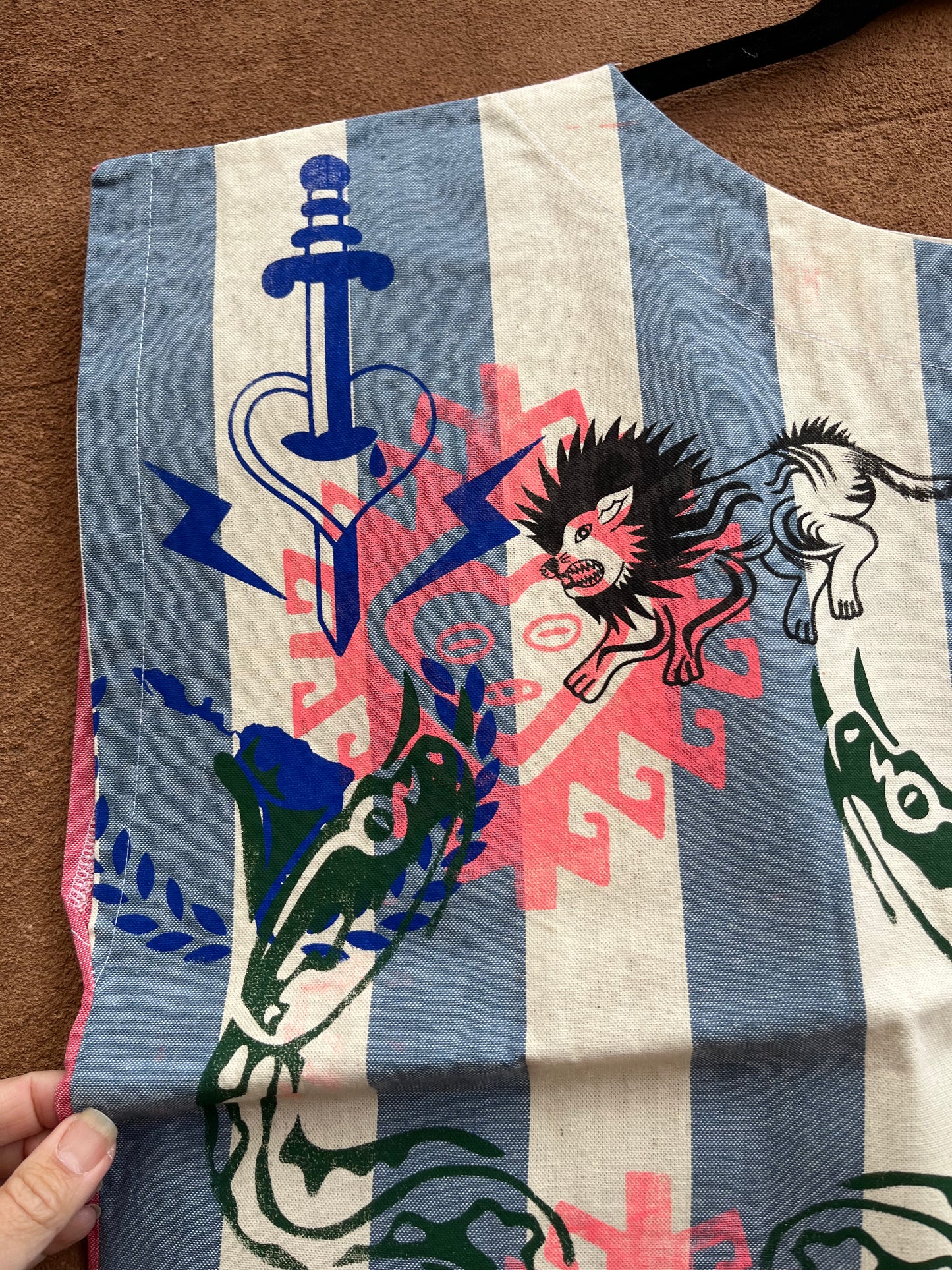 Screenprinted Box top ~ XL ~ Tocuyo ~ 100% Raw cotton