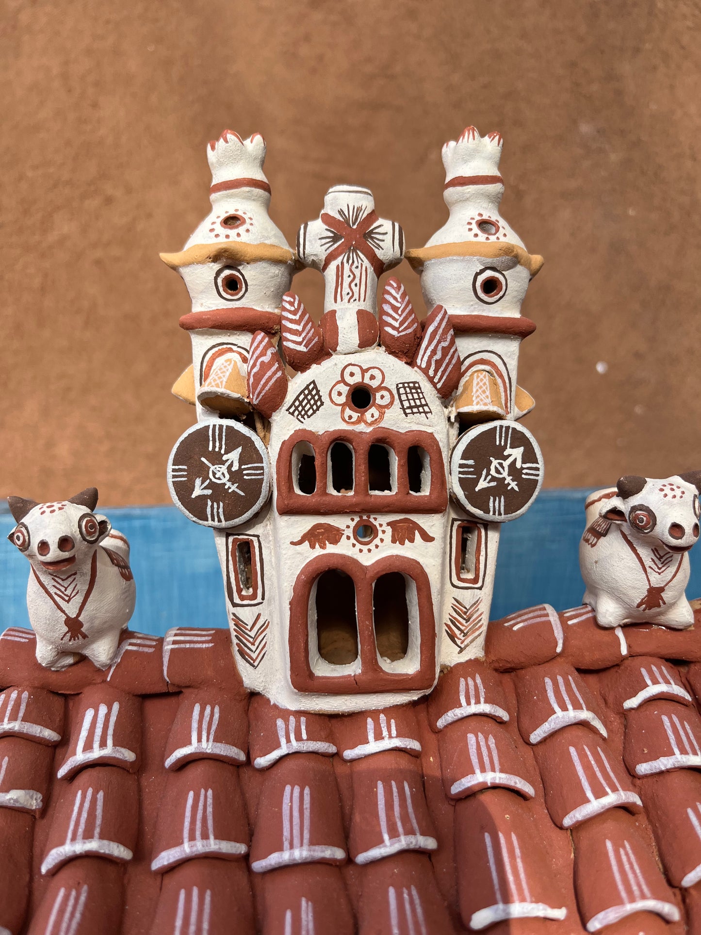 House with Balcony - Large