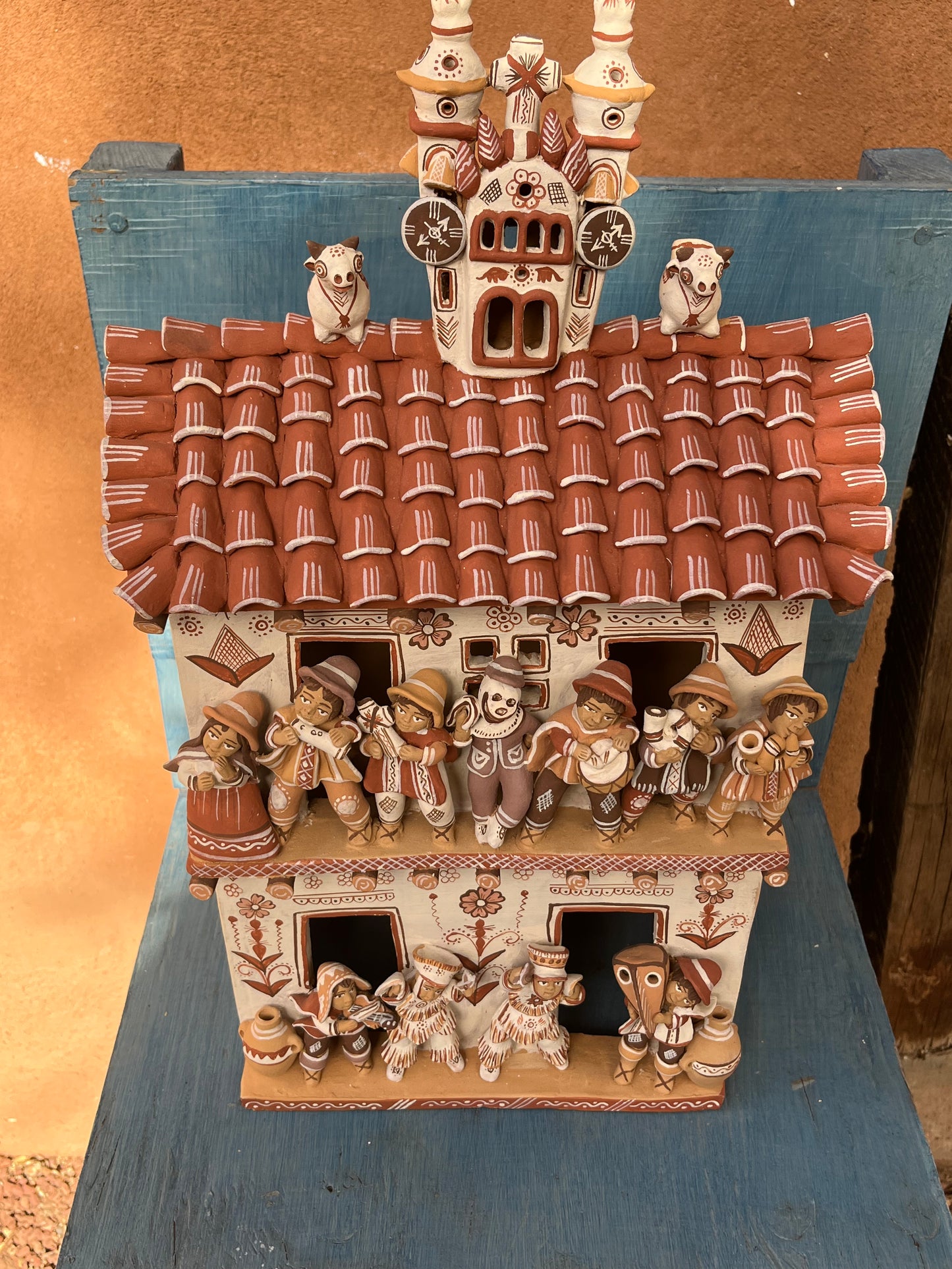 House with Balcony - Large