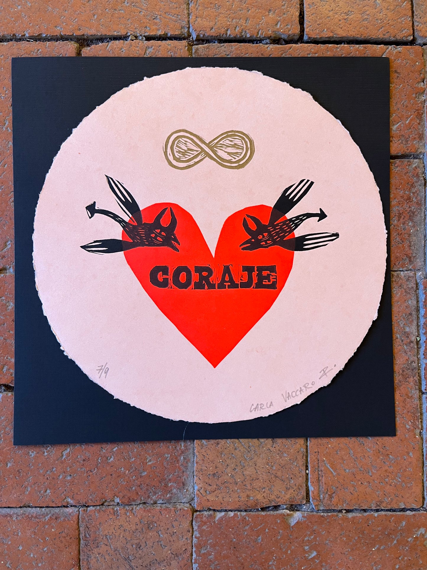 Coraje - Linocut Round Print