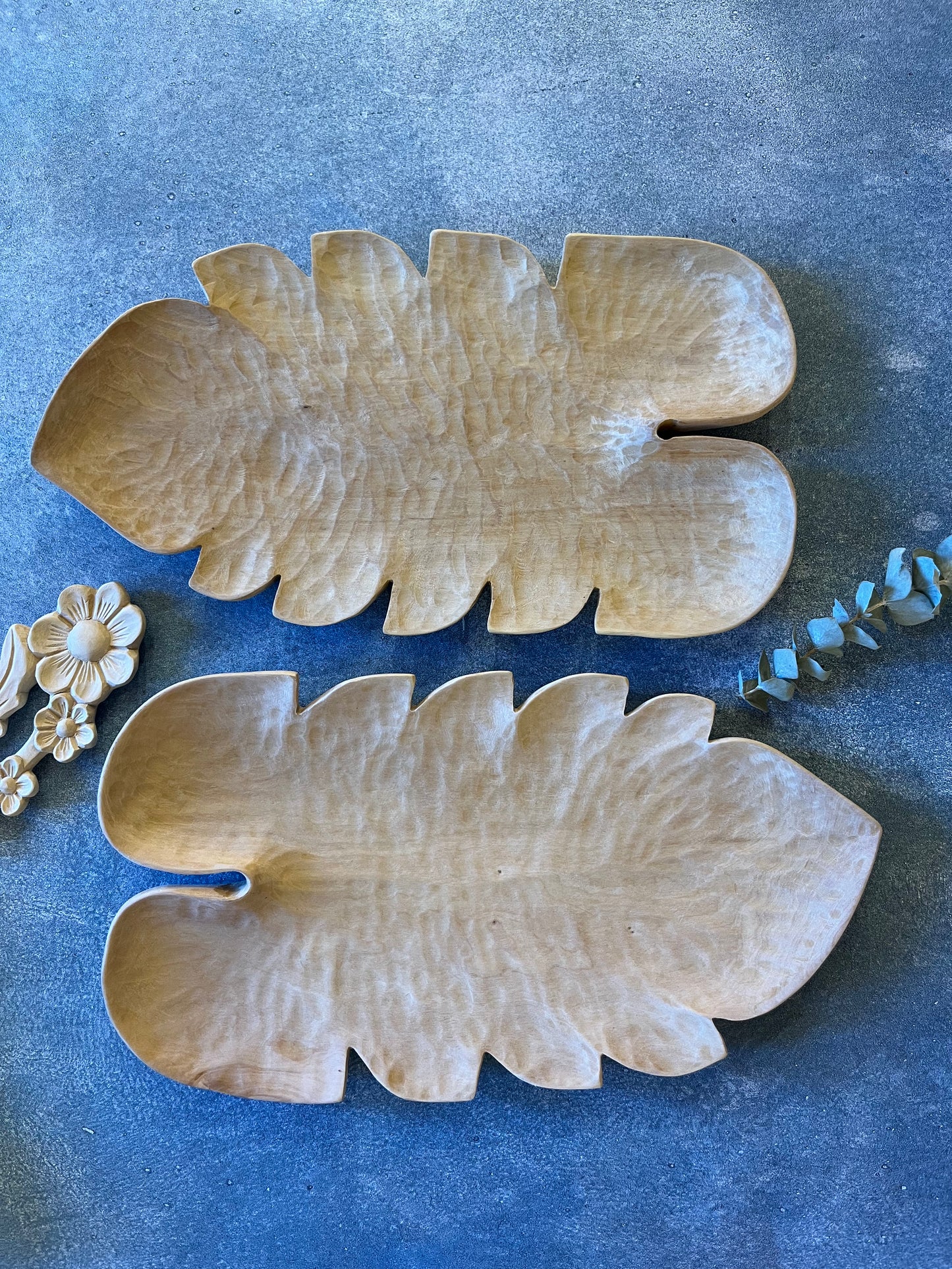Wooden Leaf Tray ~ handcarved