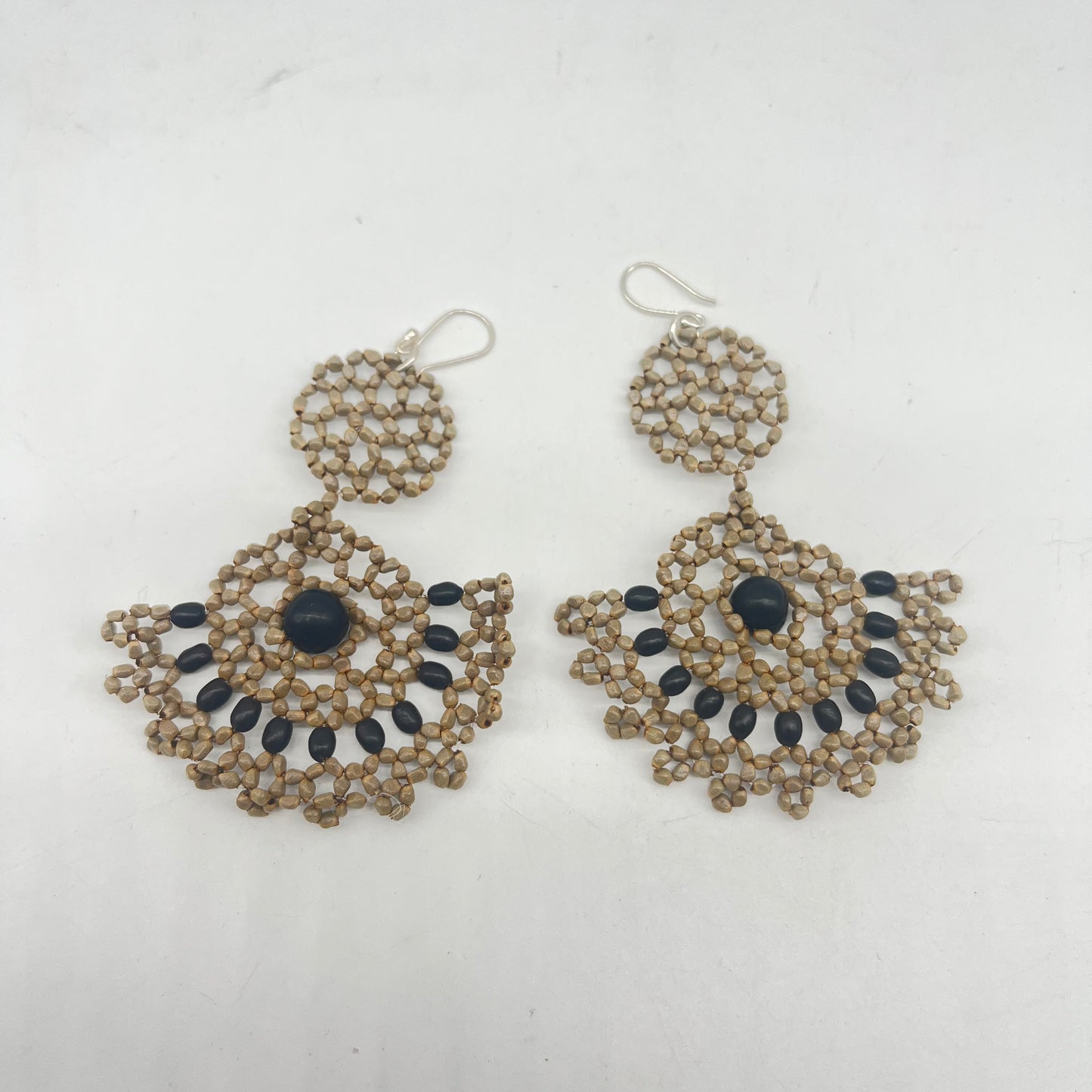 Earrings “Abanico” ~ Amazonian Seed