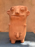 Patas cortas ~ Terracota face planter with legs ~ large