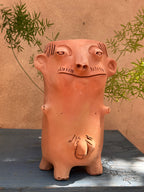 Patas cortas ~ Terracota face planter with legs ~ large