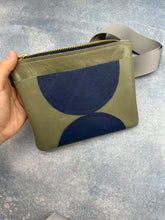 Load image into Gallery viewer, Crossbody bag small mint and blue
