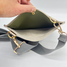 Load image into Gallery viewer, Crossbody bag - Green and grey strap
