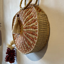 Load image into Gallery viewer, Round Purse ~ Handwoven Junco

