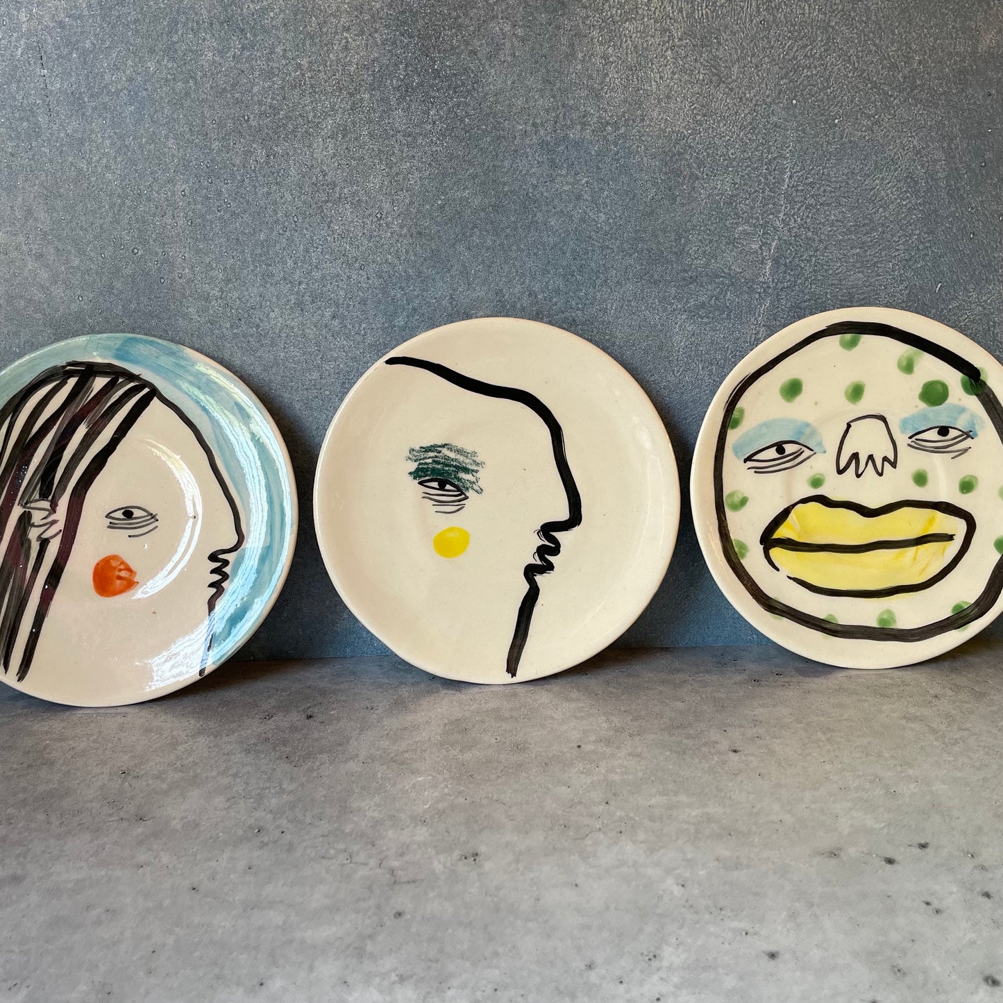 Dessert Plates -White plate green dots & yellow lips