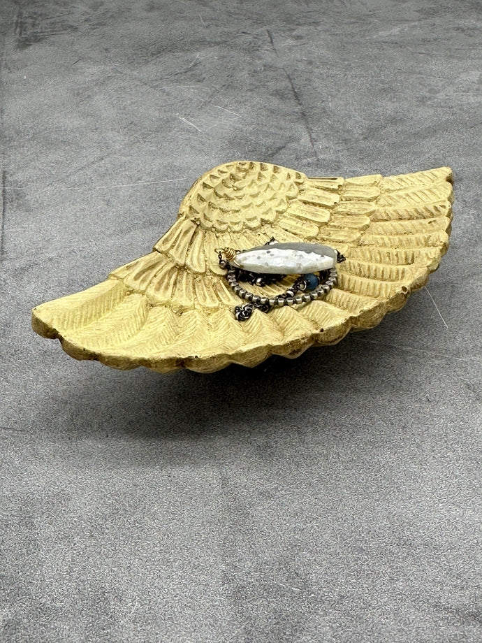 Wing Catchall