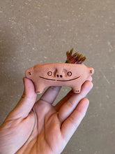 Load image into Gallery viewer, Terracota ancho little planter with legs - la jardinera

