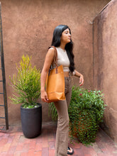Load image into Gallery viewer, Tote ~ Brown Leather
