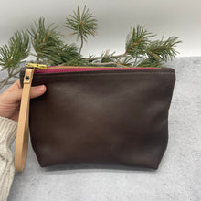 Load image into Gallery viewer, Ami - Leather wristlet
